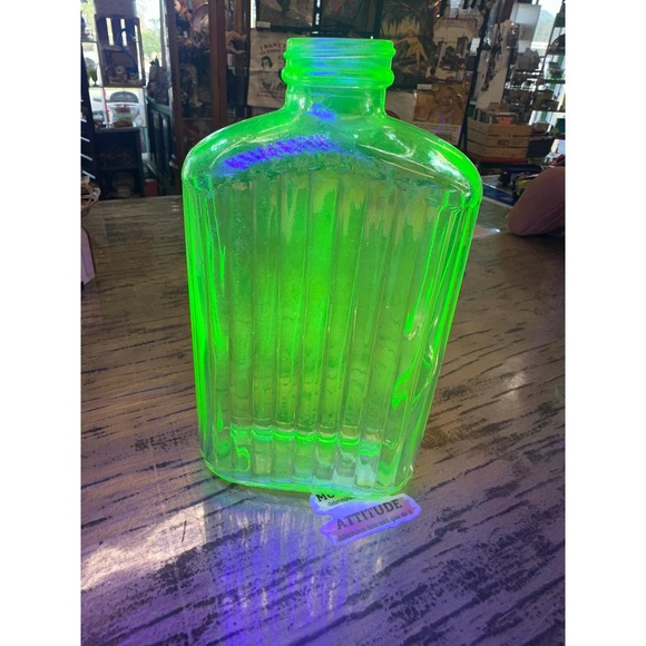 Vintage Anchor Hocking Large Hoosier Uranium Glass Refrigerator Water Bottle